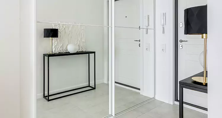 Mirrored Bifold Closet Doors Repair in Bloomingdale, FL