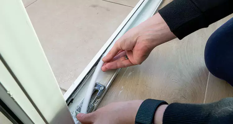 Garage Door Off Track Repair in Bloomingdale, FL