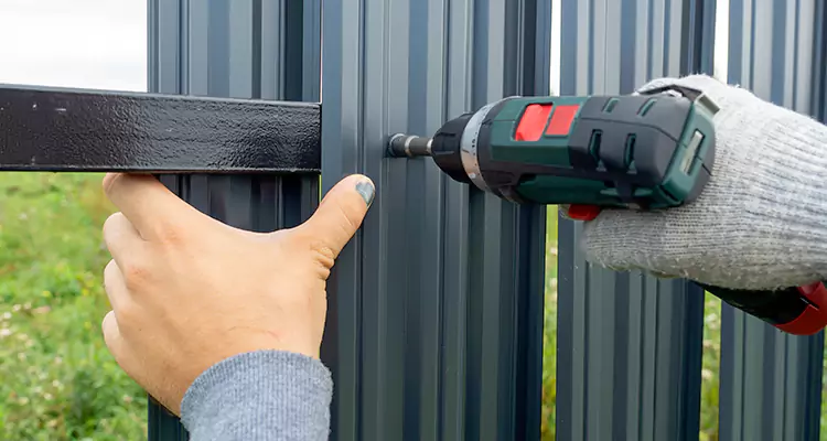 Metal Gate Repair in Bloomingdale, FL