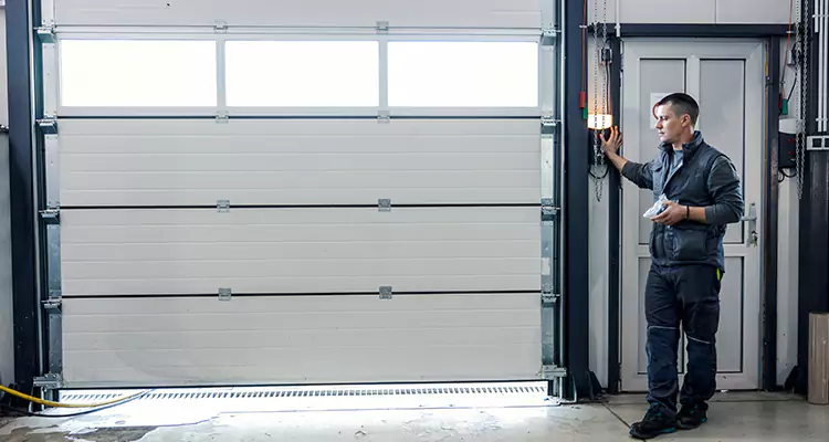 Modern Overhead Door Repair in Bloomingdale, FL