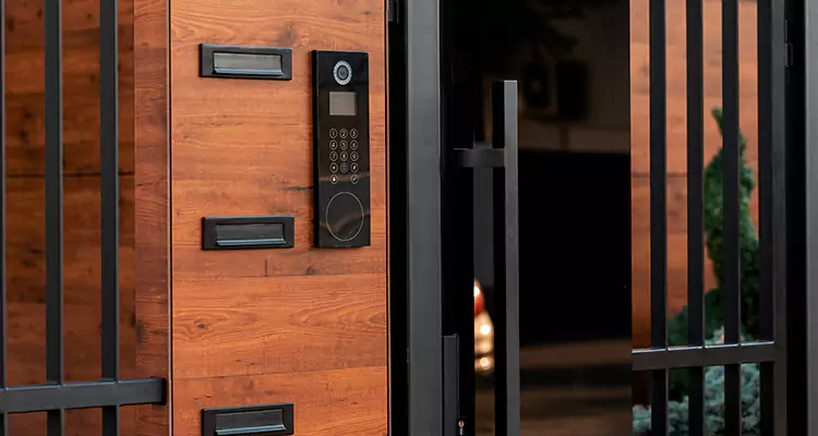 Automatic Door Maintenance in Bloomingdale, FL