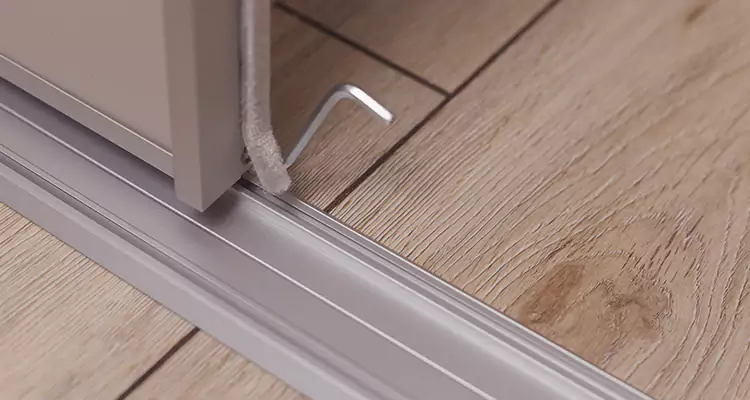 Squeaky Sliding Door Repair in Bloomingdale, FL