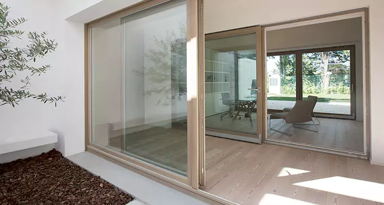 Sliding Screen Door Bottom Track Replacement in Bloomingdale, FL