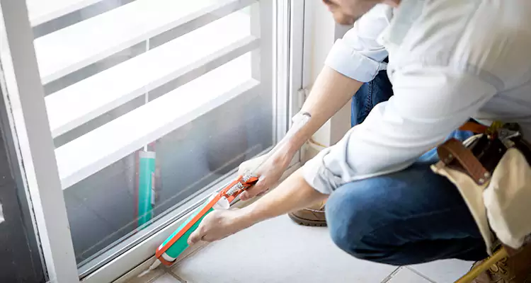 Dap Window Caulk Repair in Bloomingdale, FL